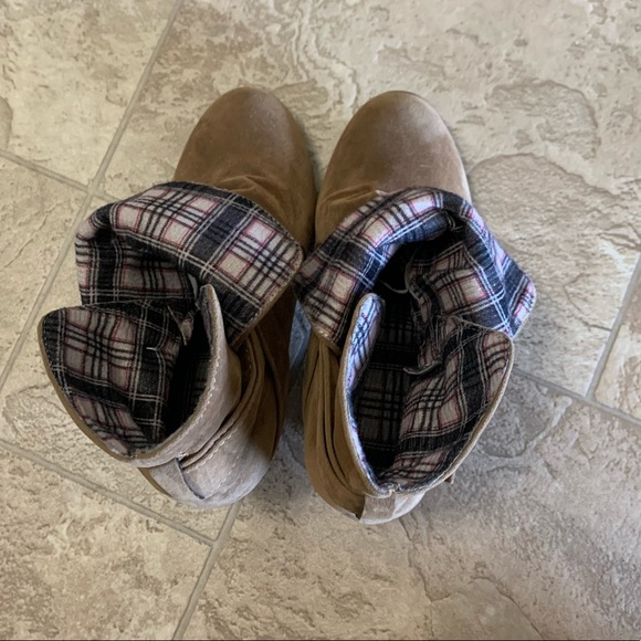 Ankle Boots - Picture 7 of 8